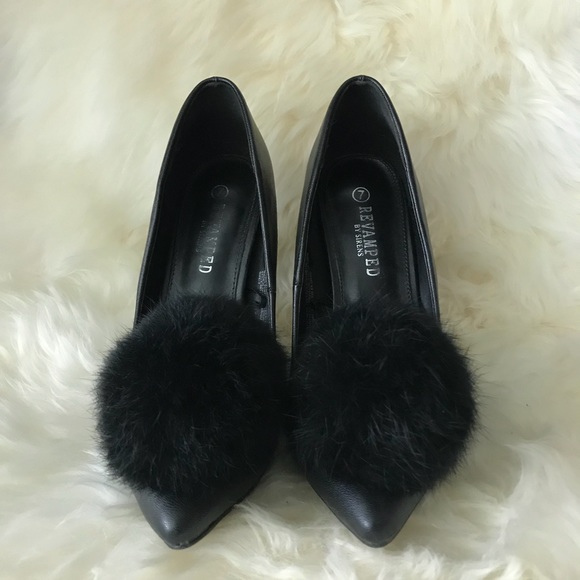 Revamped by Sirens Black Pompom Pumps, Size 7 - Picture 3 of 6